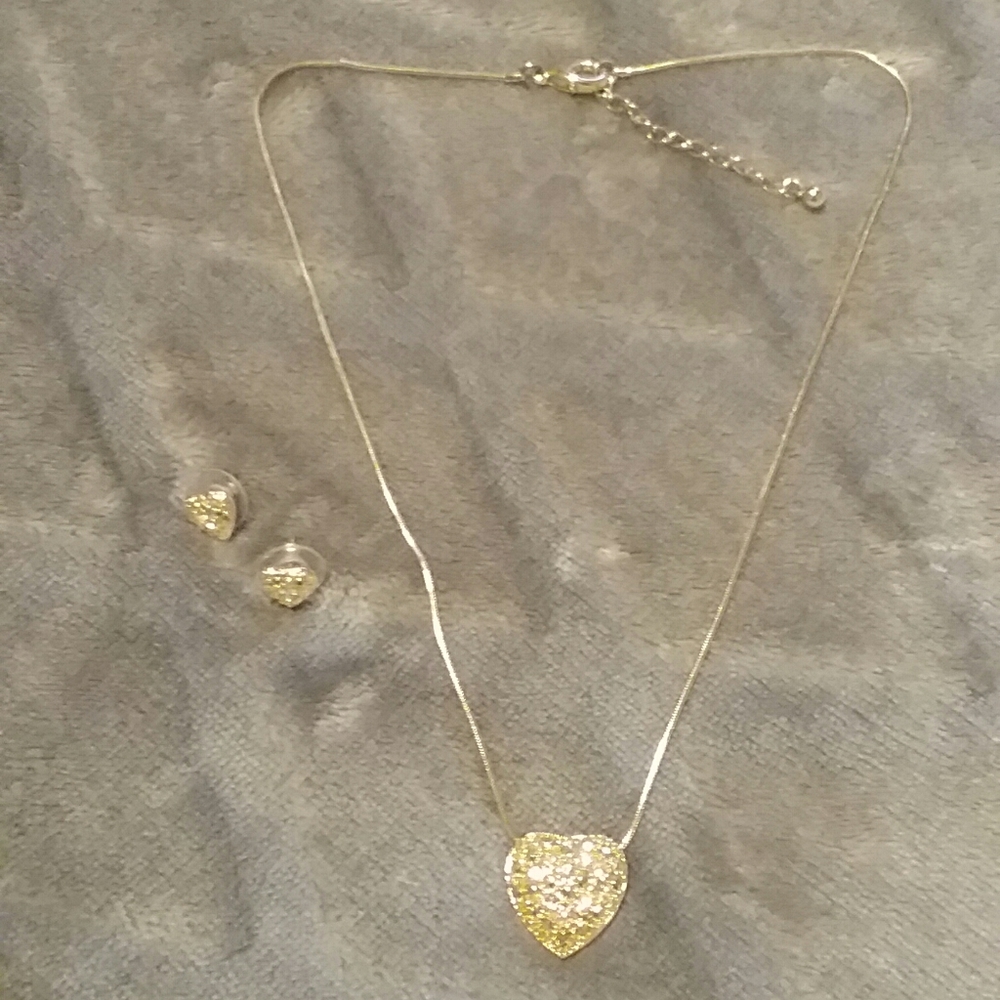 Gold heart necklace and earing set